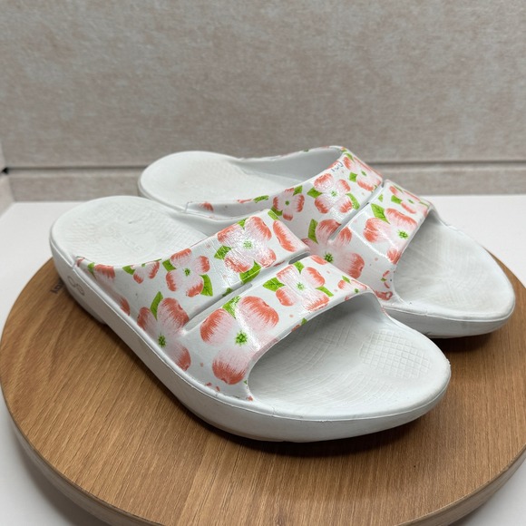 OOFOS OOahh Slide Sandal Cherry Blossom Floral Pink White Comfort Recovery Sz 7 - Picture 1 of 8